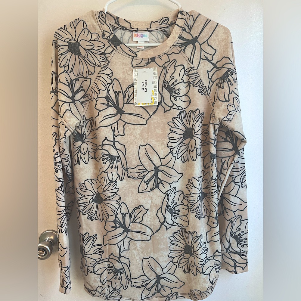 LulaRoe Erin Long Sleeved Top, Size XXS, New